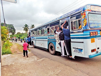 கவனக்குறைவாக வாகனம் செலுத்துவோரை கைதுசெய்ய நடவடிக்கை