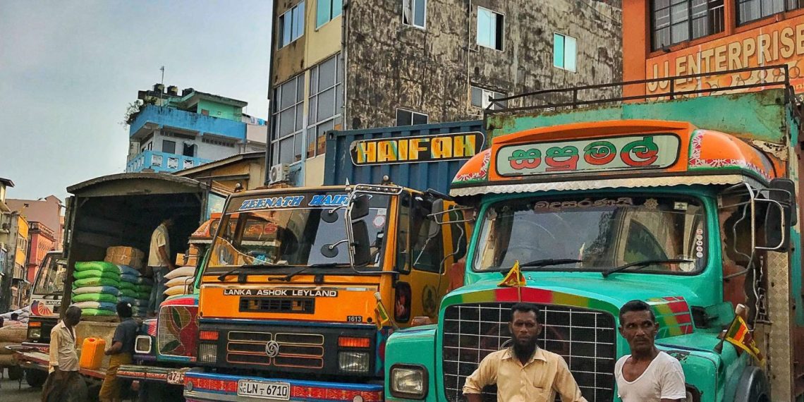 பாடசாலை  நேரங்களில் கனரக வாகனப் போக்குவரத்தை  கட்டுப்படுத்த நடவடிக்கை