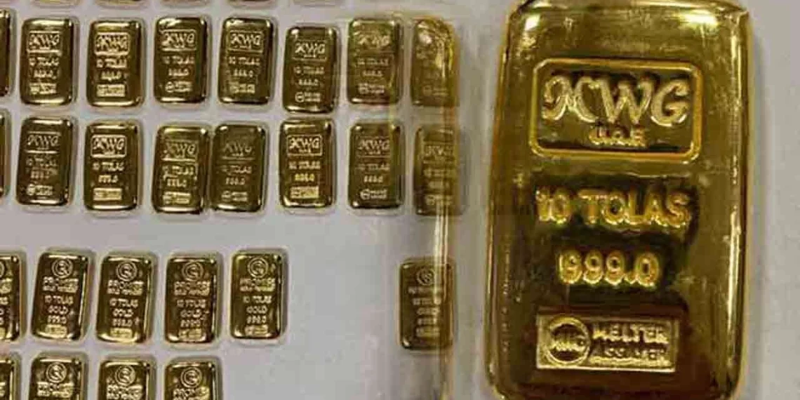 21 கோடி ரூபாய் தங்க பிஸ்கட்டுகளை காலுறைகளில் கடத்திய நபர் கைது
