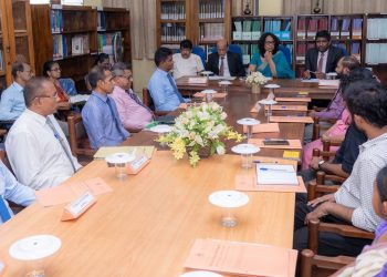 திறந்த பல்கலைக்கழகத்தின் குருநாகல் கிளை அதிகாரிகளுடன் பிரதமர் கலந்துரையாடல்