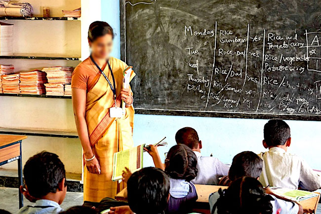 தேசிய பாடசாலை ஆசிரியர்களின் இடமாற்றங்களுக்கான விண்ணப்பம் கோரல்
