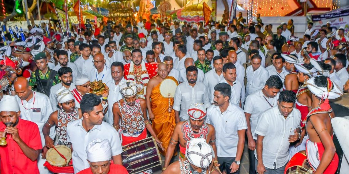 கதிர்காமம் மகா தேவாலயத்தின் எசல பெரஹராவில் ஜனாதிபதி பங்கேற்பு