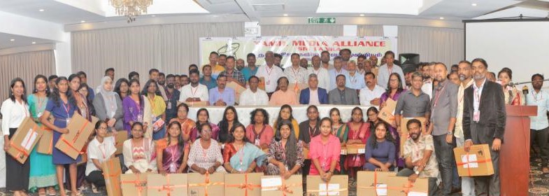 90 ஊடகவியலாளர்களுக்கு இலத்திரனியல் உபகரணங்கள் கையளிப்பு