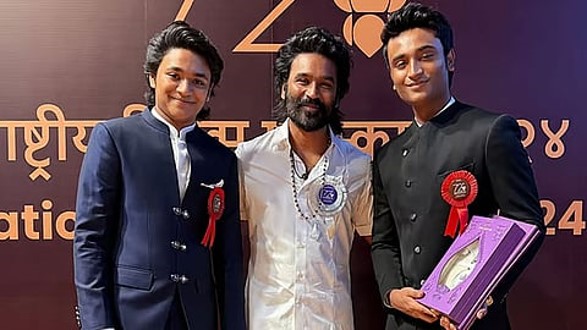 தேசிய விருது மேடையில் தனுஷுக்கு இரட்டை கௌரவம்!